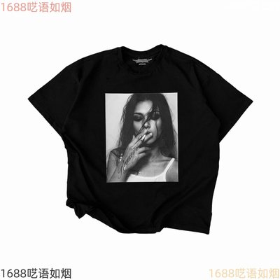 T-shirts shelf: product photo
